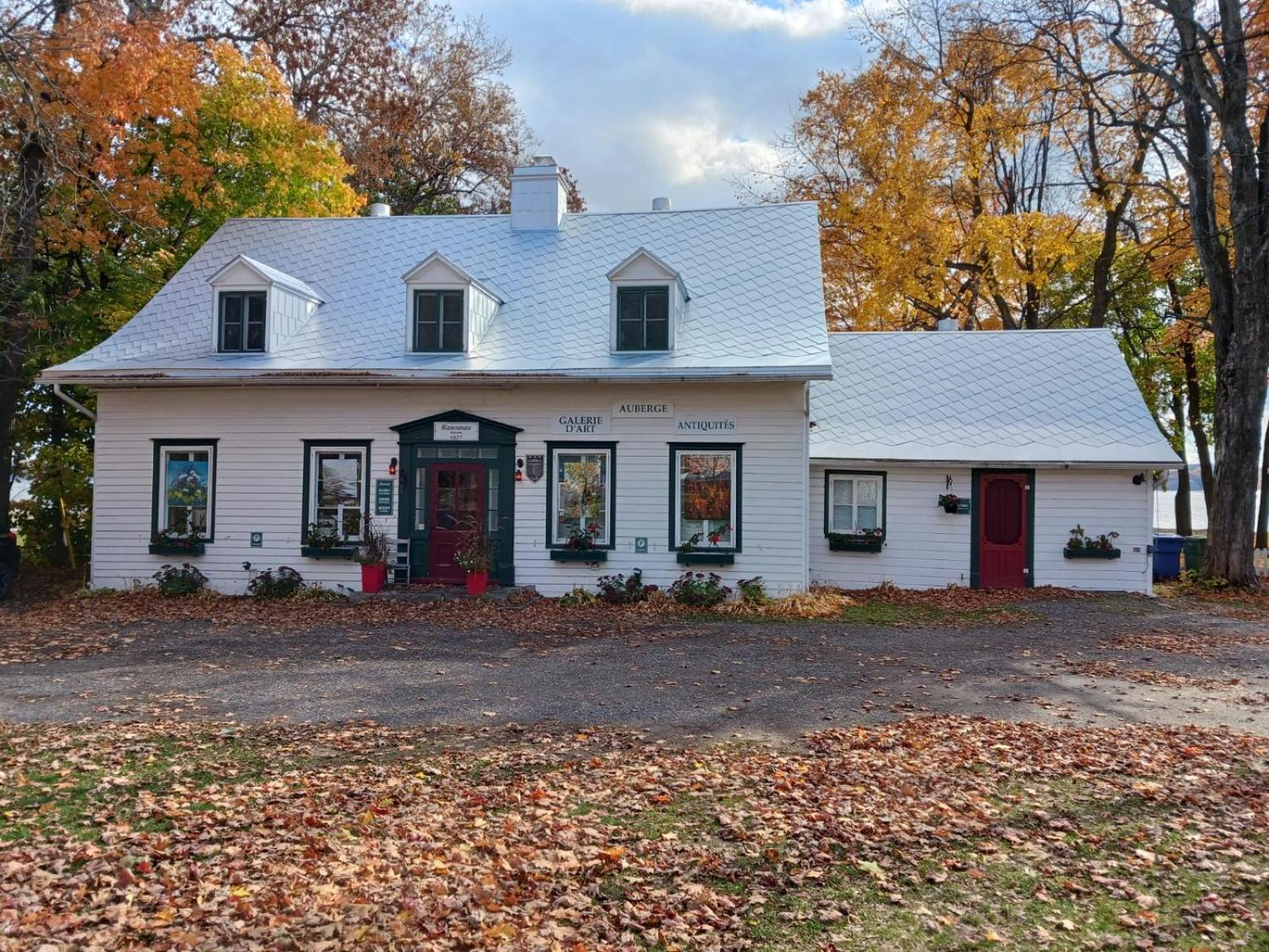 Auberge Les Blancs Moutons Saint-Laurent-de-l'ile d'Orleans Esterno foto