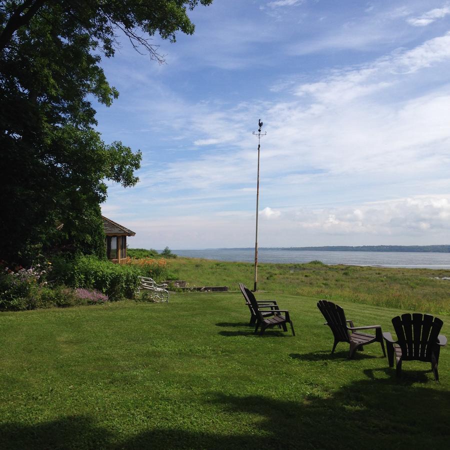 Auberge Les Blancs Moutons Saint-Laurent-de-l'ile d'Orleans Esterno foto