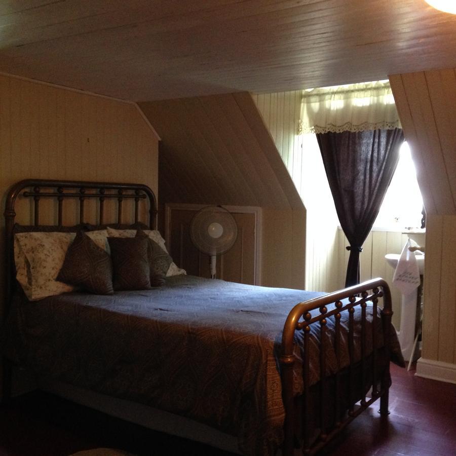Auberge Les Blancs Moutons Saint-Laurent-de-l'ile d'Orleans Esterno foto