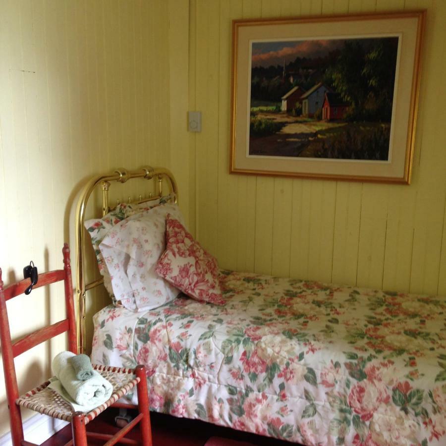 Auberge Les Blancs Moutons Saint-Laurent-de-l'ile d'Orleans Esterno foto
